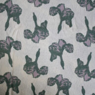 Mantel Lirio Rosa + Verde 2,40 x 1,40 m.